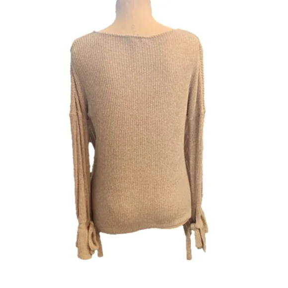 Womens Lucky Brand gray long bell sleeve top with bows size S. - Picture 5 of 13